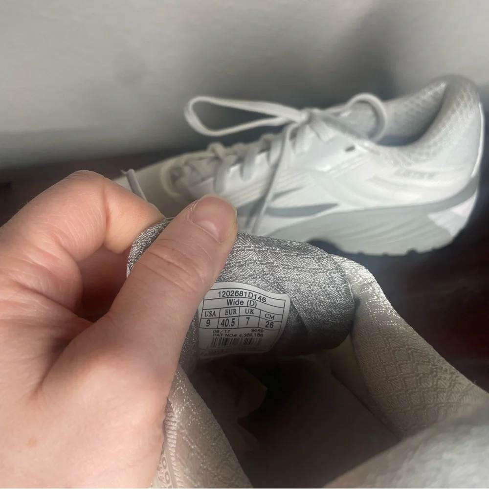 Brooks Adrenaline GTS 18 White Sneaker Size 9 - Picture 14 of 15